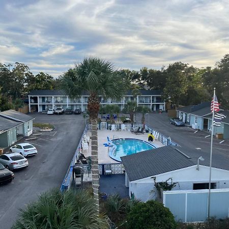 Gulf Coast Inn Gulf Breeze Exterior photo