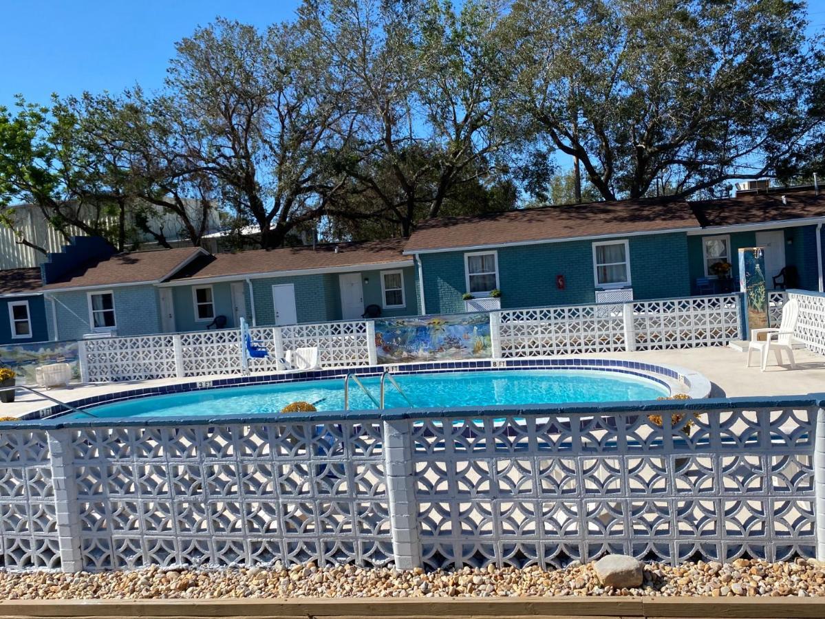 Gulf Coast Inn Gulf Breeze Exterior photo